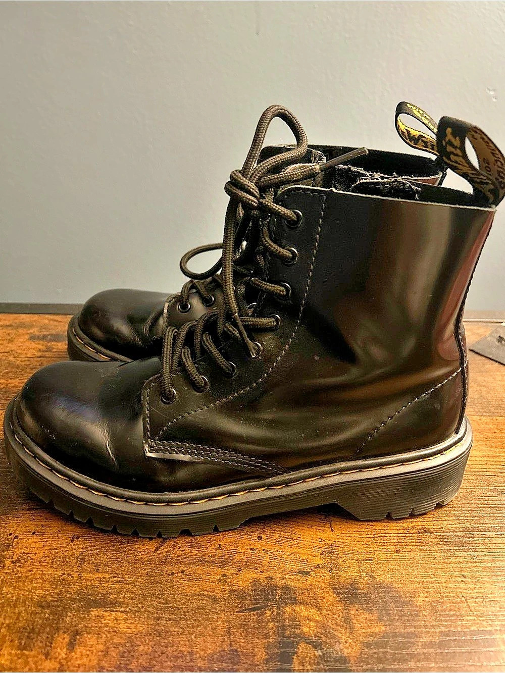 Dr. Martens girls size 3 - Picture 3 of 4